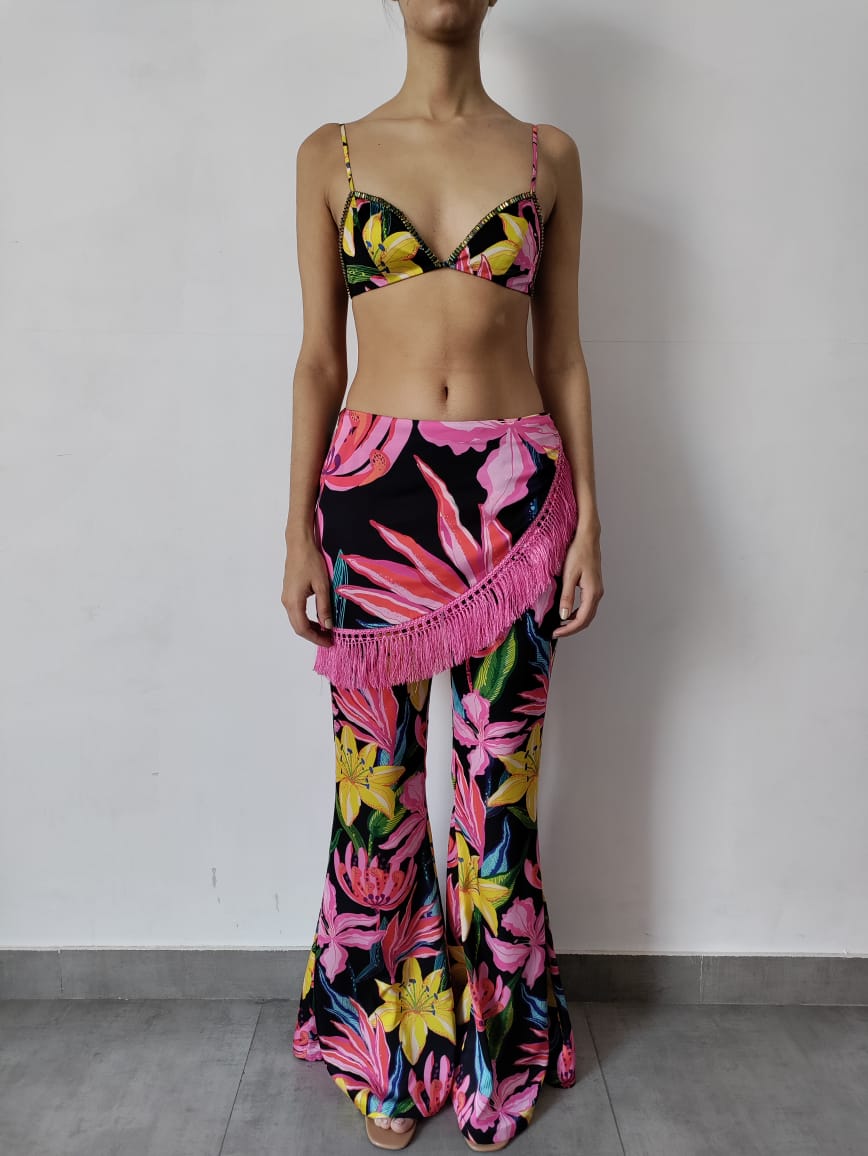 Rococo Sand | Chris Pant Pareo | Multicolor