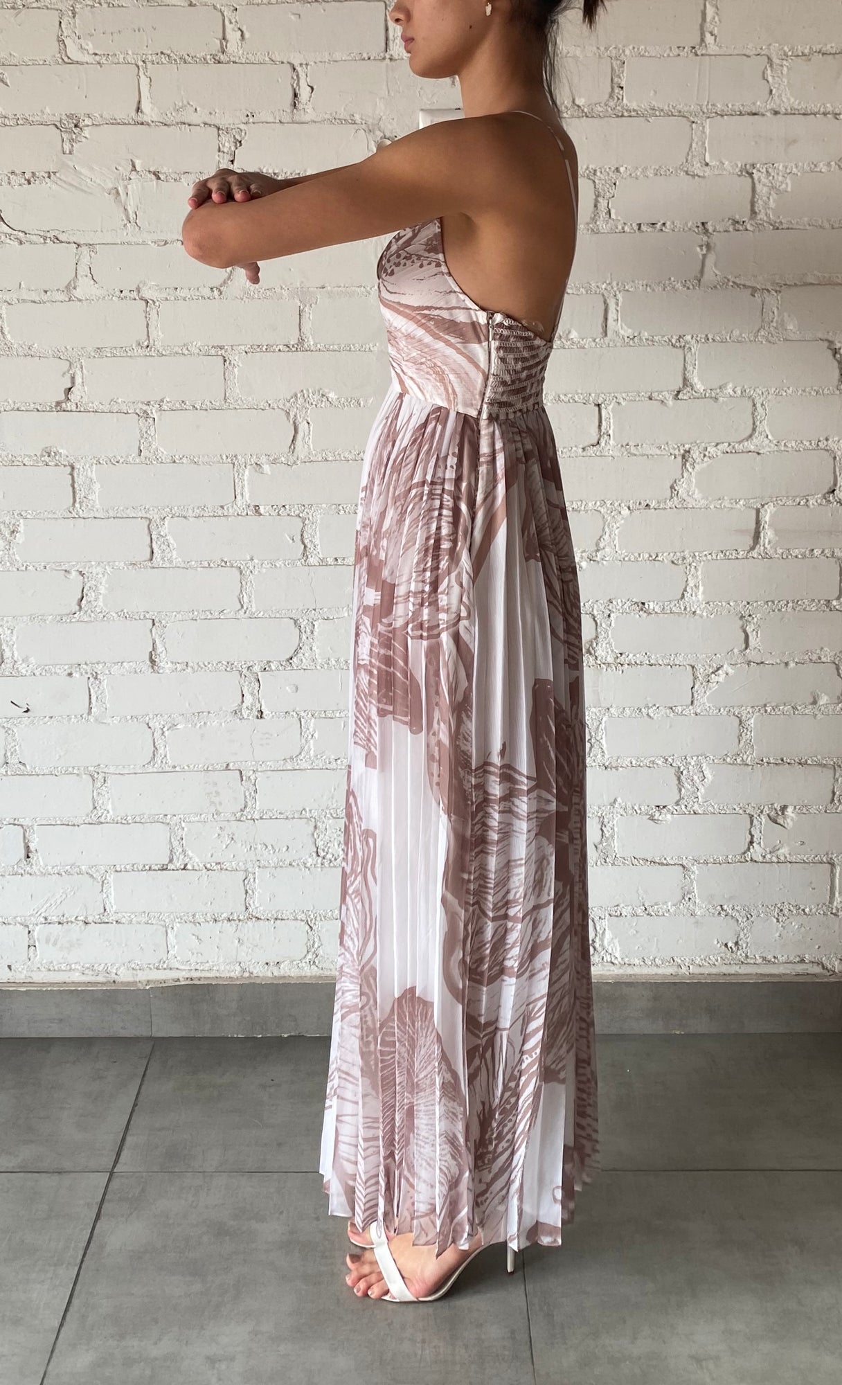 Rococo Sand | Ines Pleated Dress | Light Brown/White