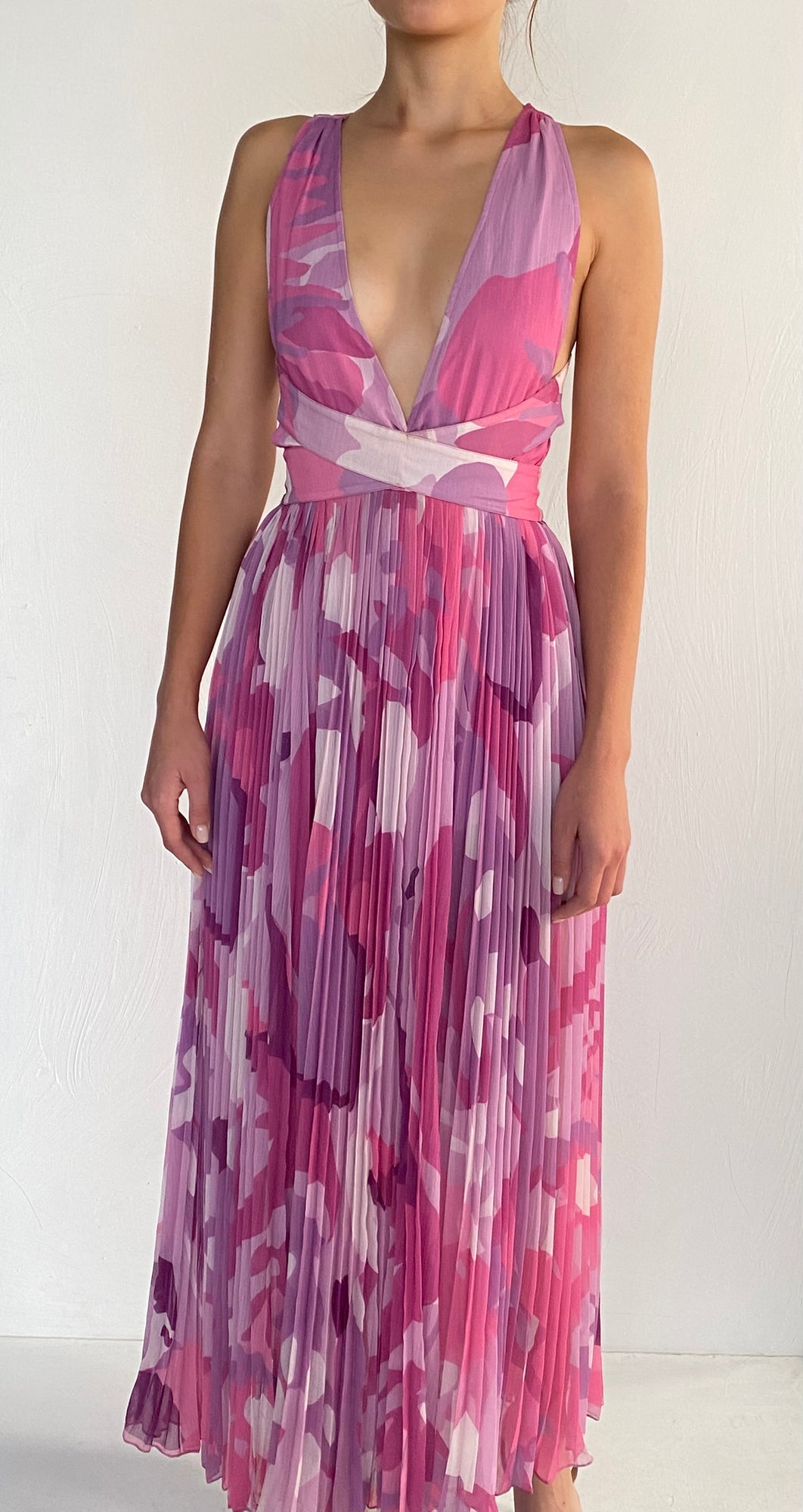 Rococo Sand | V-Neck Sleeveless Long Dress | Pink