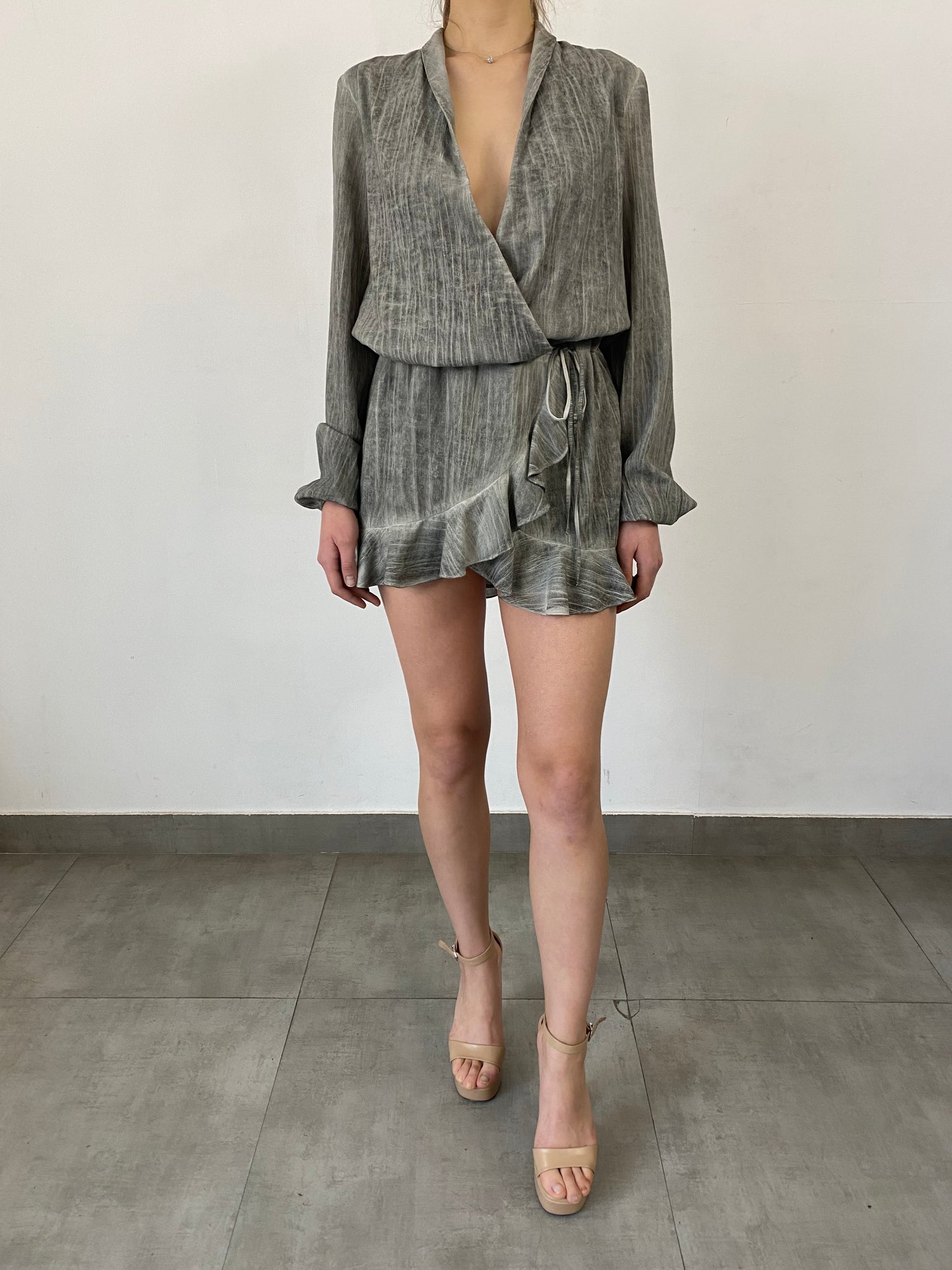 Rococo Sand | River Shawl Collar Short Dress | Grey