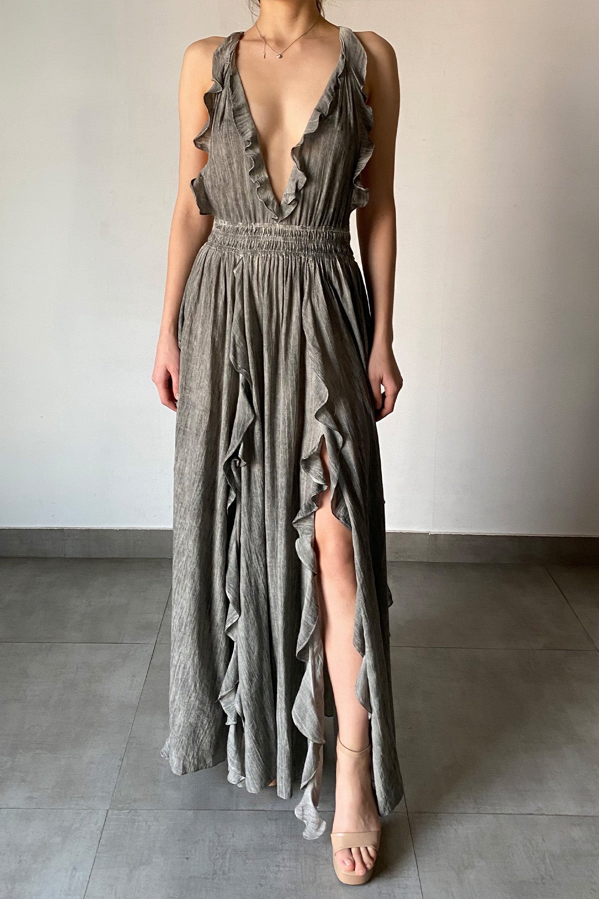 River Plunged Ruffle V-Neck Sleeveless Long Dress | Grey
