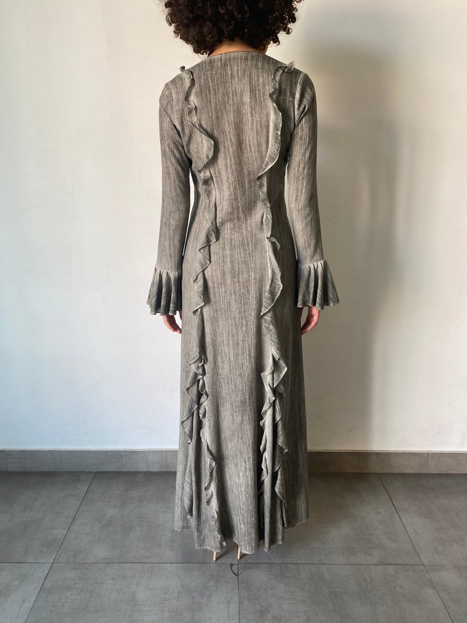 Rococo Sand | River Deep V-Neck Long-Sleeve Long Dress | Grey