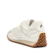 Wave 70 Leather Sneaker | White
