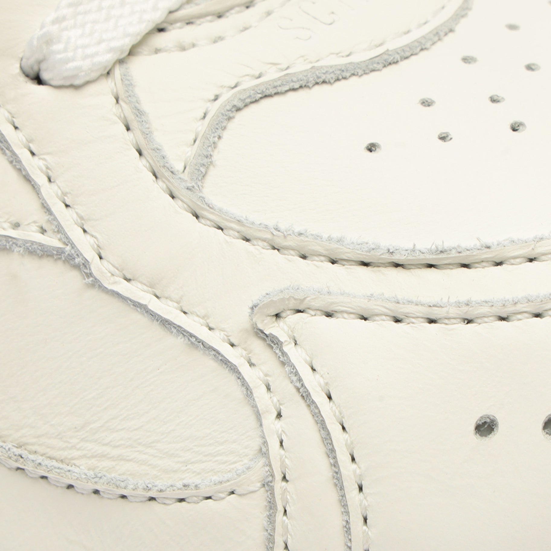 Wave 70 Leather Sneaker | White