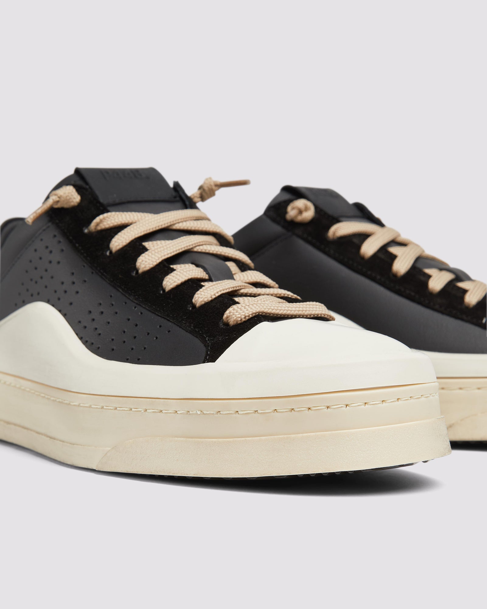 Women | Rail Low Maze Sneaker | Black