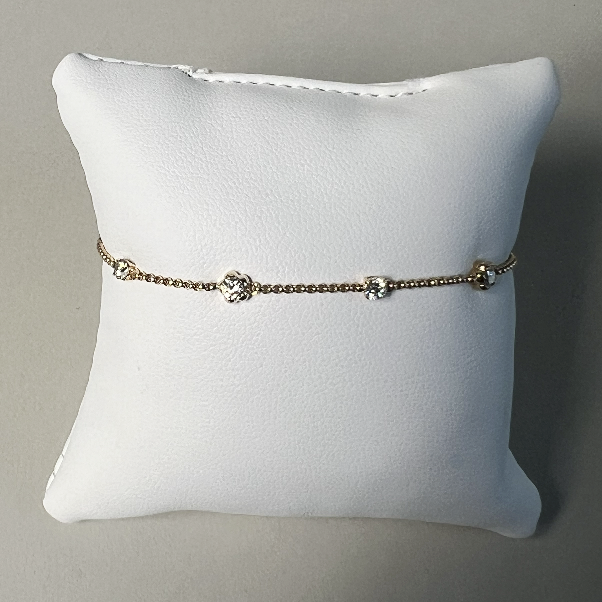 Puffy Flowers Station Bracelet | 14K Yellow Gold | White Diamond