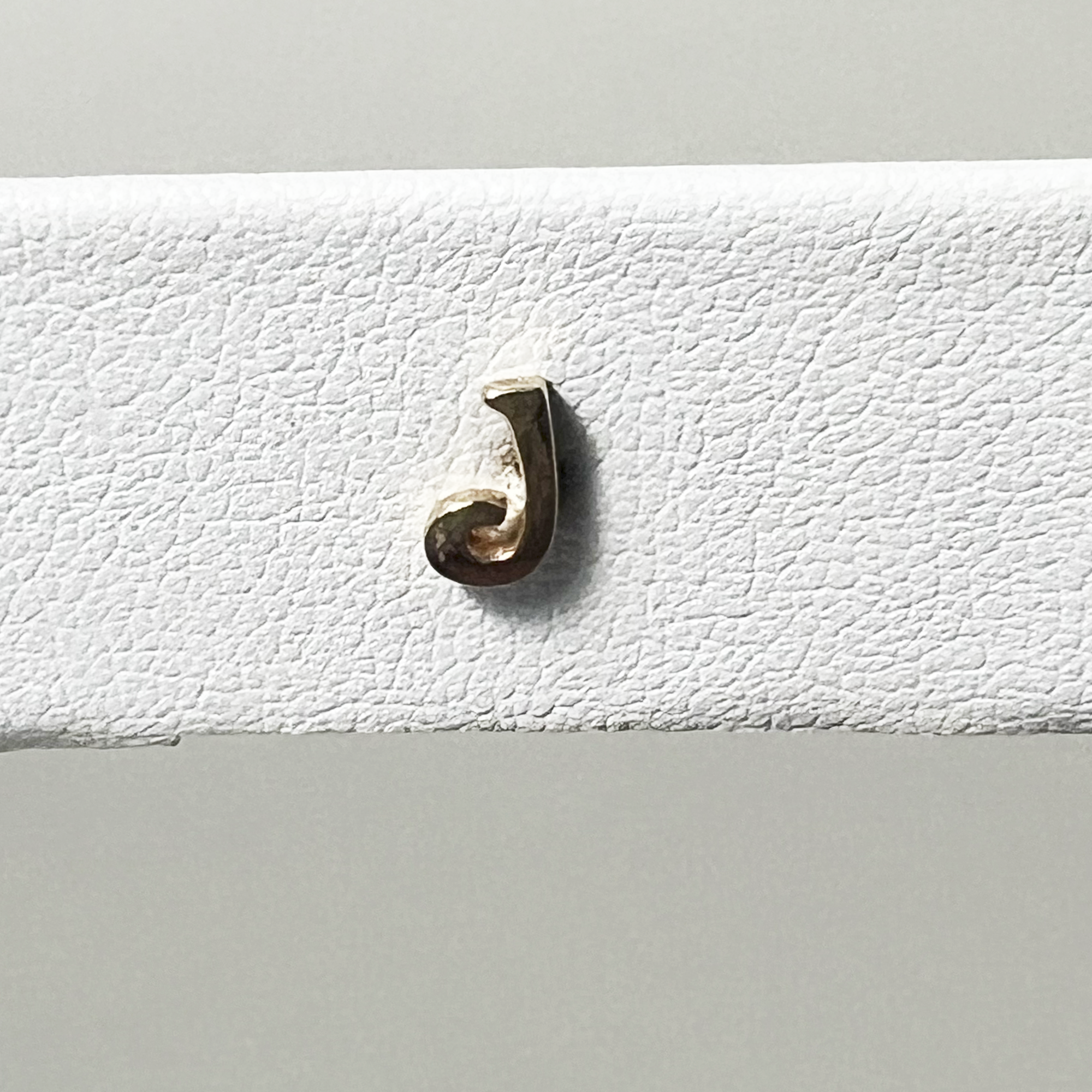 Paris Metro Initial Stud | 10K Yellow Gold