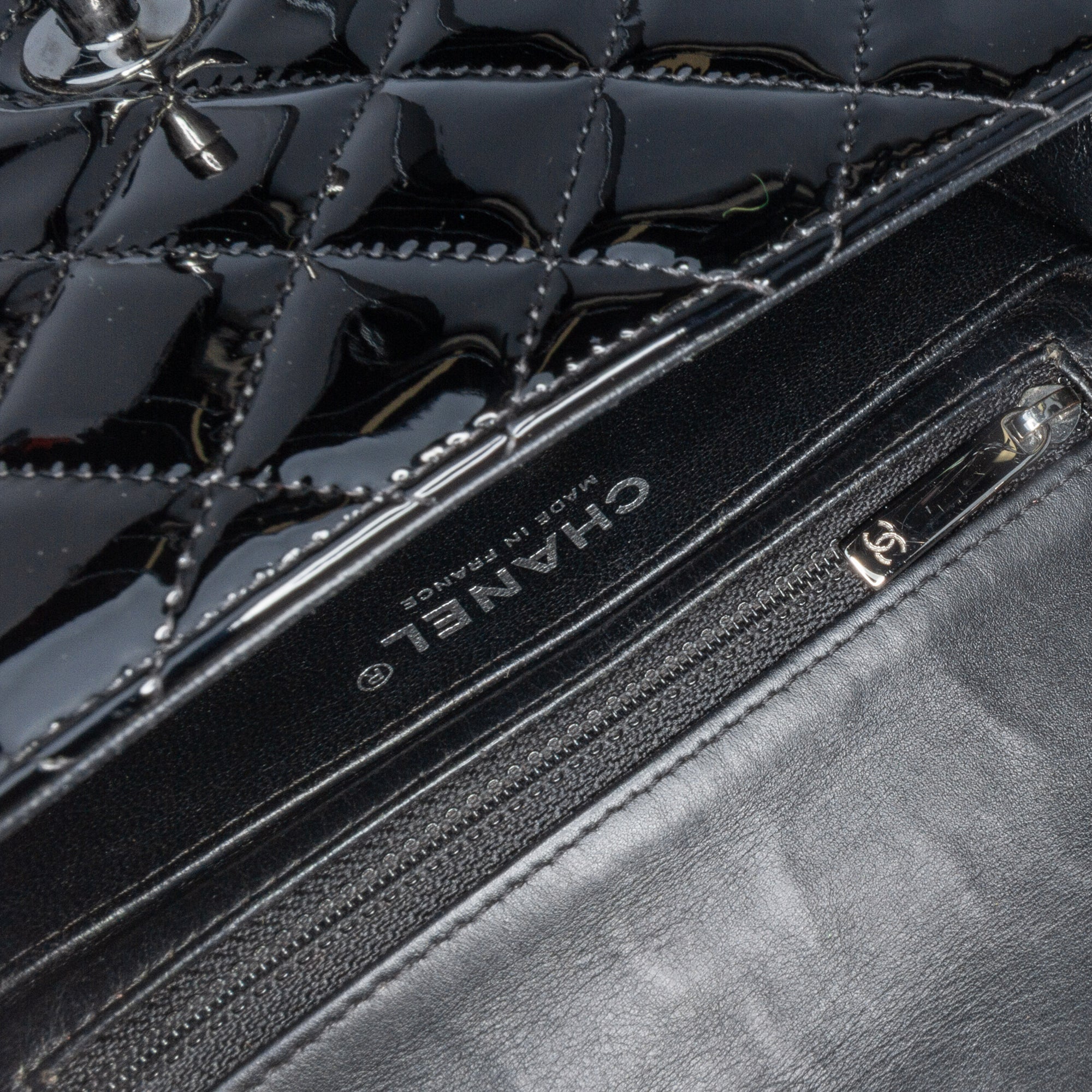 Chanel | Pre-Owned Mini Square Classic Patent Single Flap - III | Black