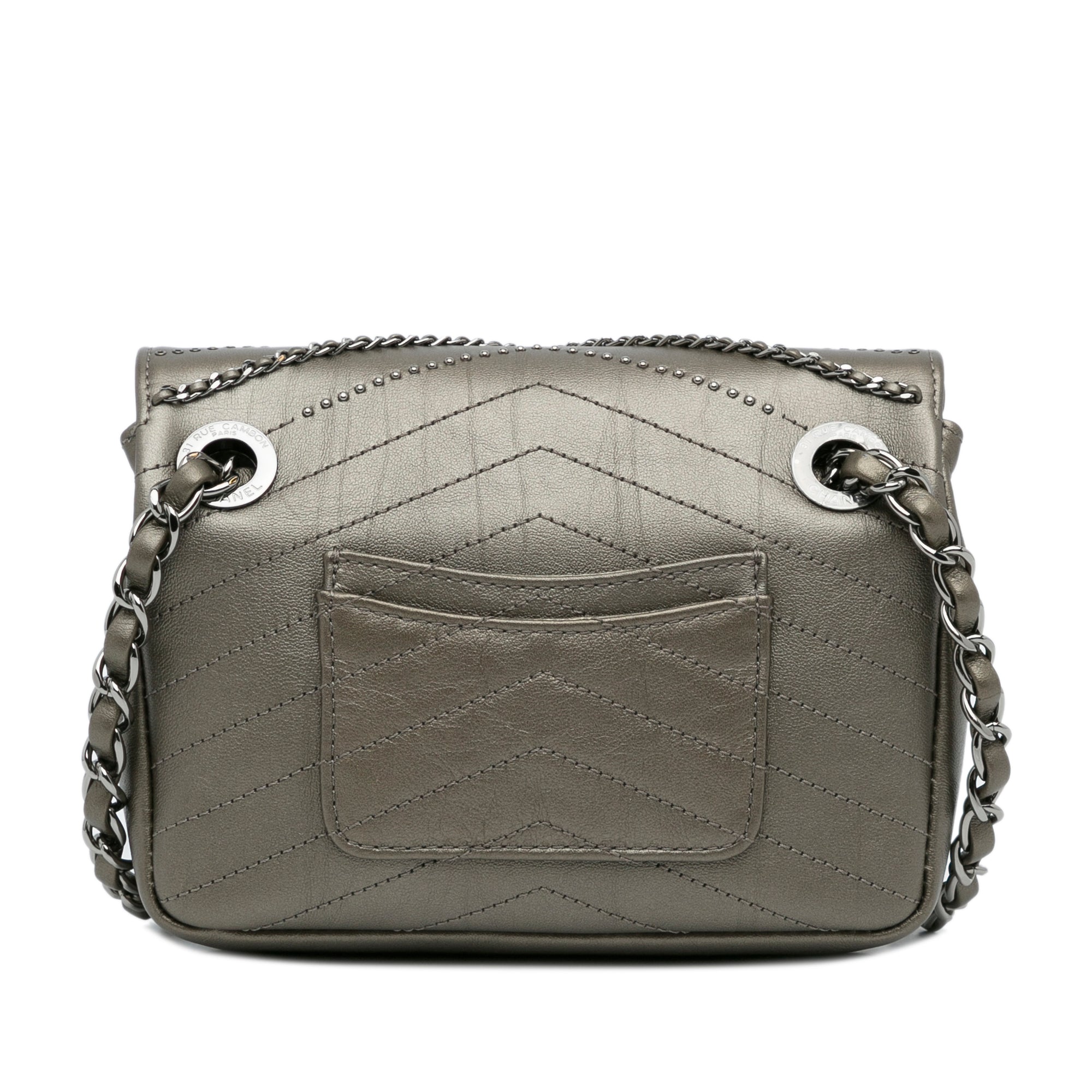 Chanel | Pre-Owned Small Chevron Data Center Envelope Flap Bag | Gold