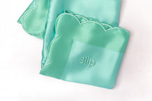 Queen Zippered Pillowcase with Scalloped Edge | Turquoise
