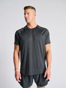 Men | Rhone | Atmosphere Tee | Black Heather
