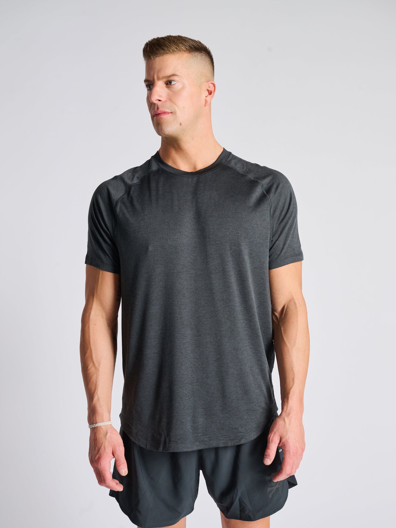 Men | Rhone | Atmosphere Tee | Black Heather