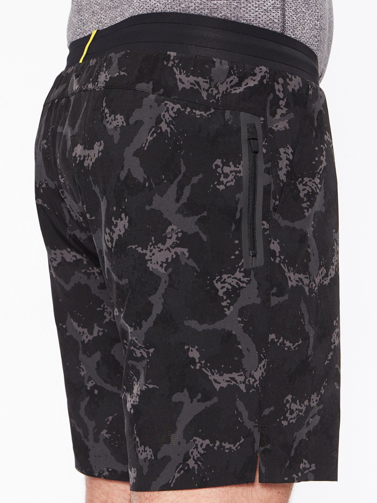 Men | Yellow by SoulCycle | Speed Short 7" Black Camo | Black Camo