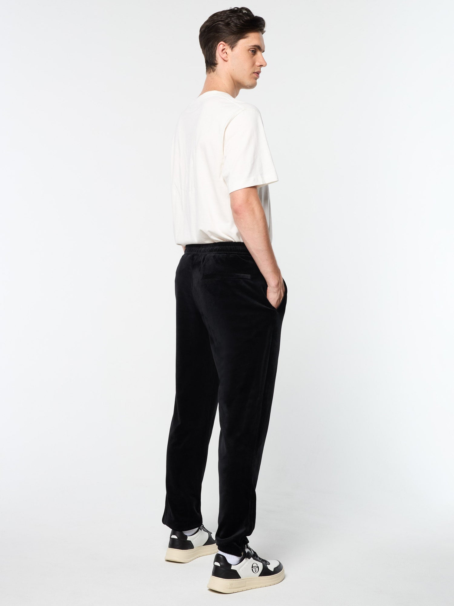 Men | Ostuni Velour Track Pant | Black Beauty