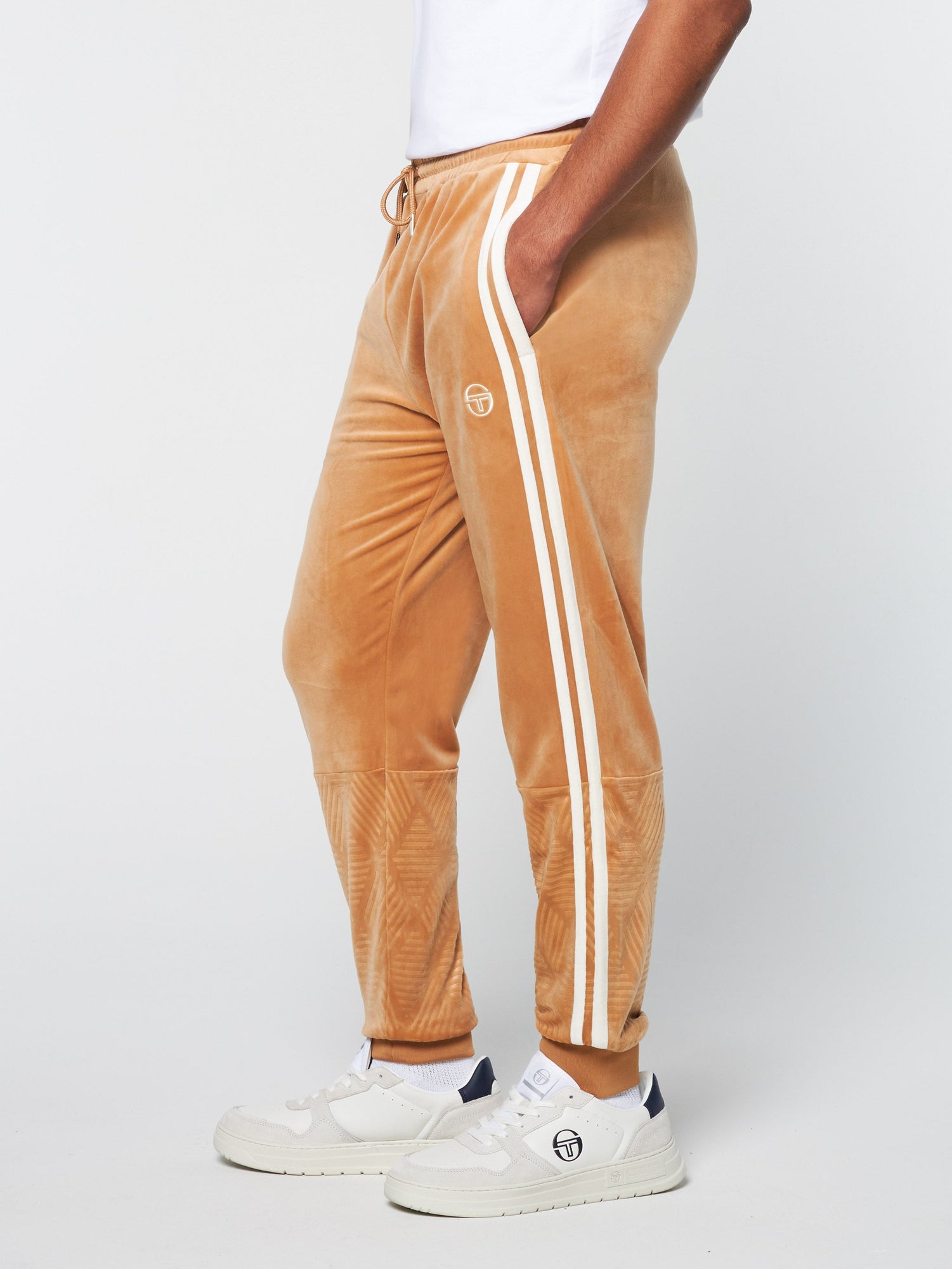 Men | Debossed Damarindo Velour Track Pant | Meerkat