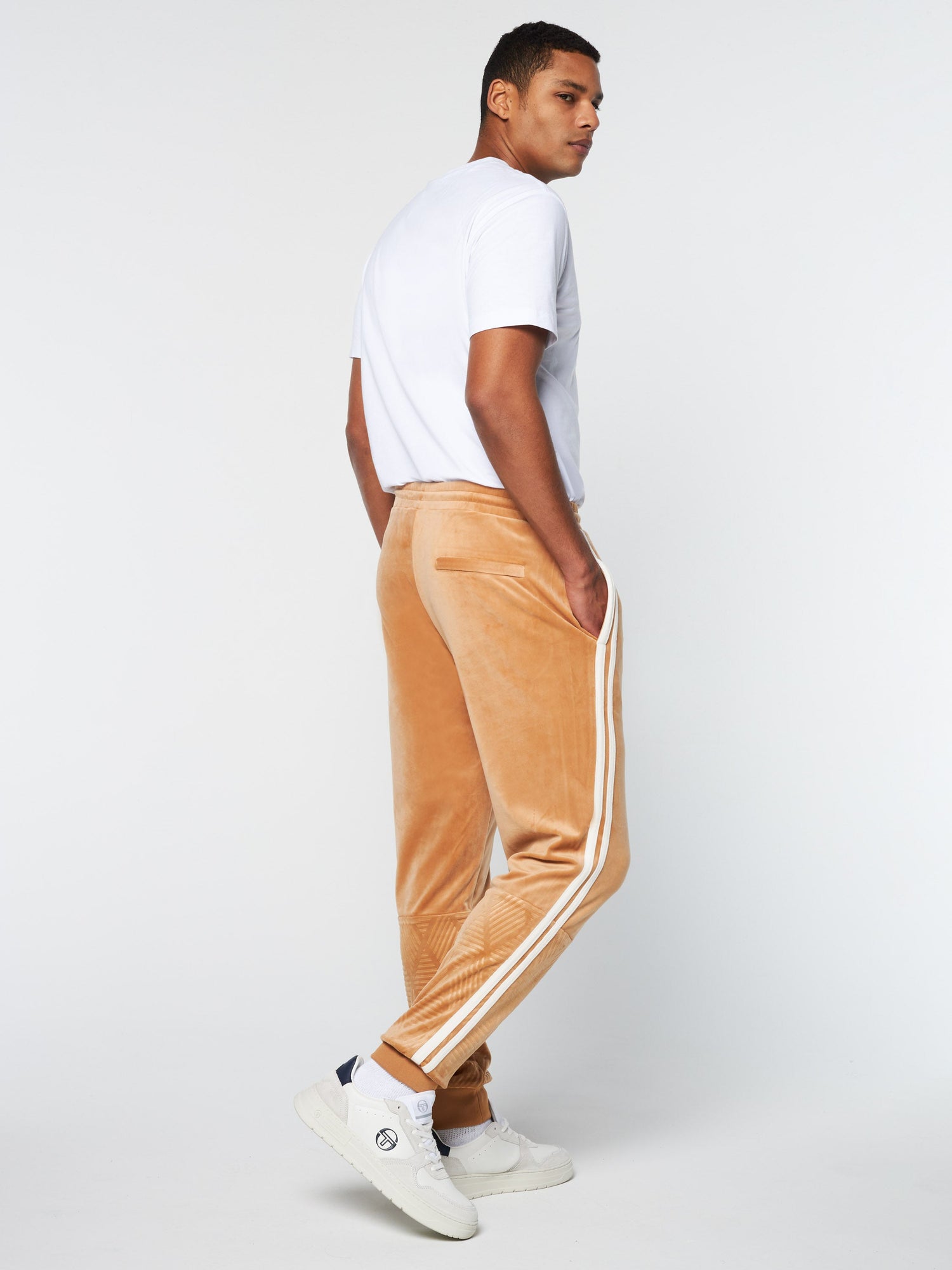 Men | Debossed Damarindo Velour Track Pant | Meerkat