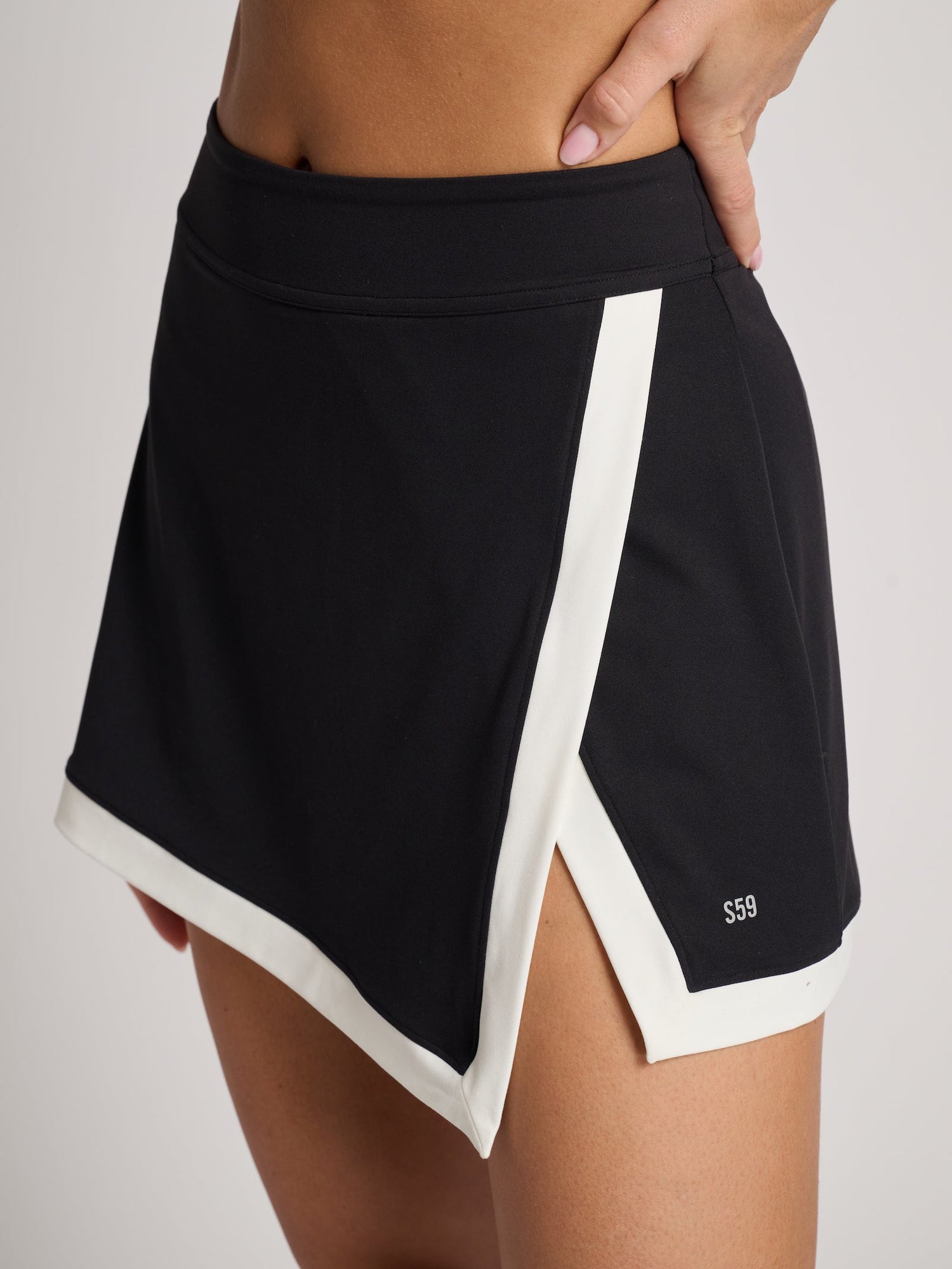 Women | SPLITS59 | Monah Rigor Skort | Black