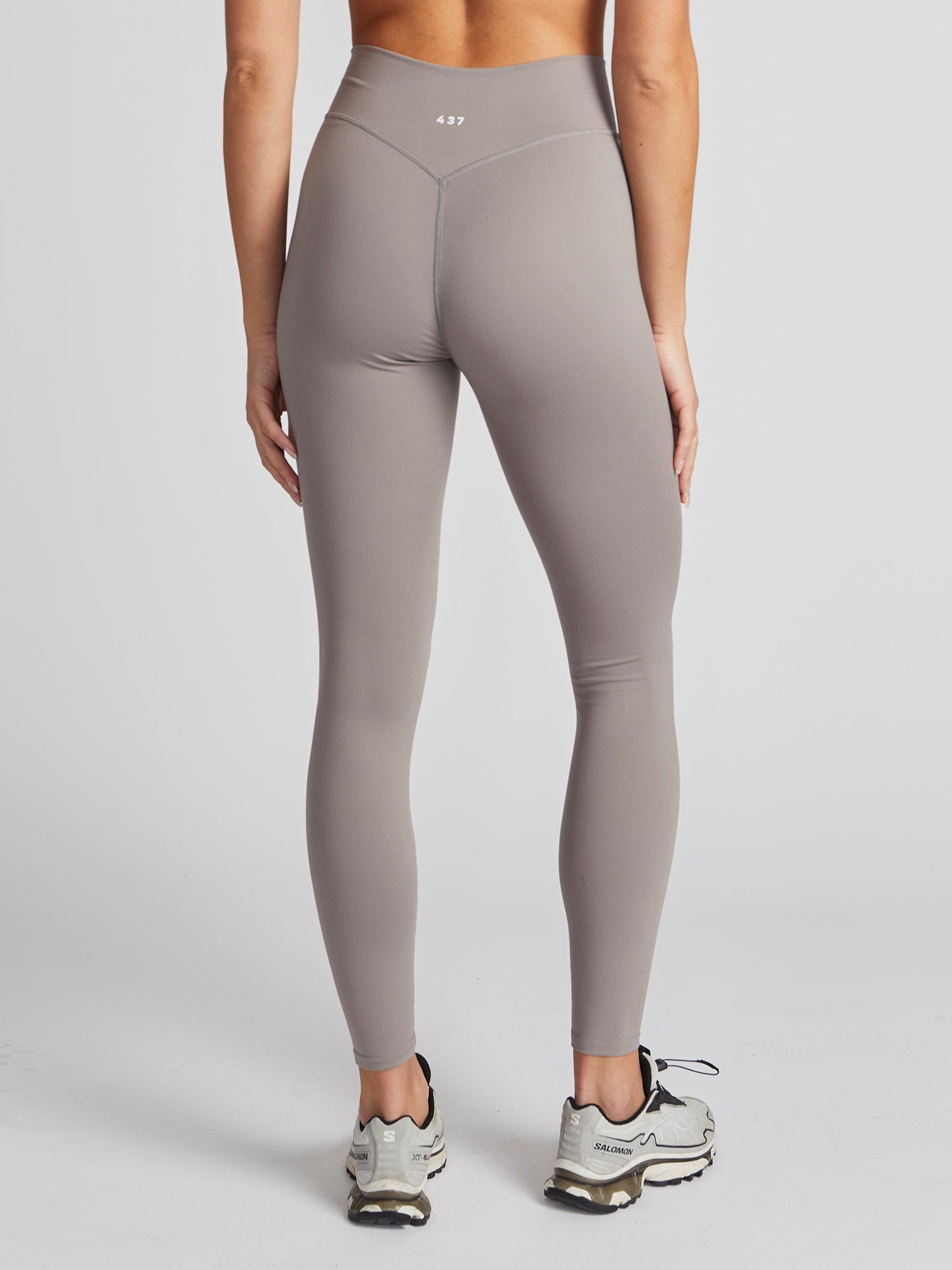 437 | The V Legging | Grey