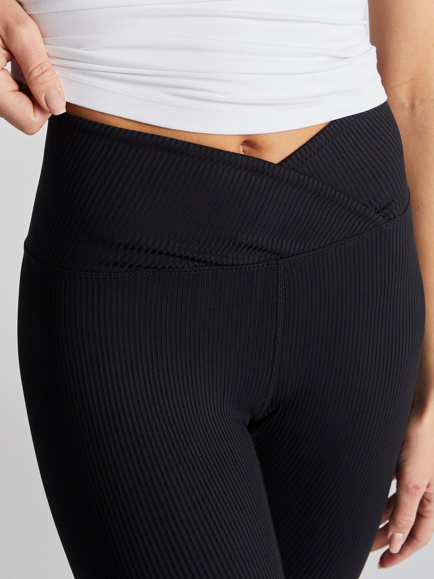 Women | Year of Ours | Ribbed Veronica Capri | Black