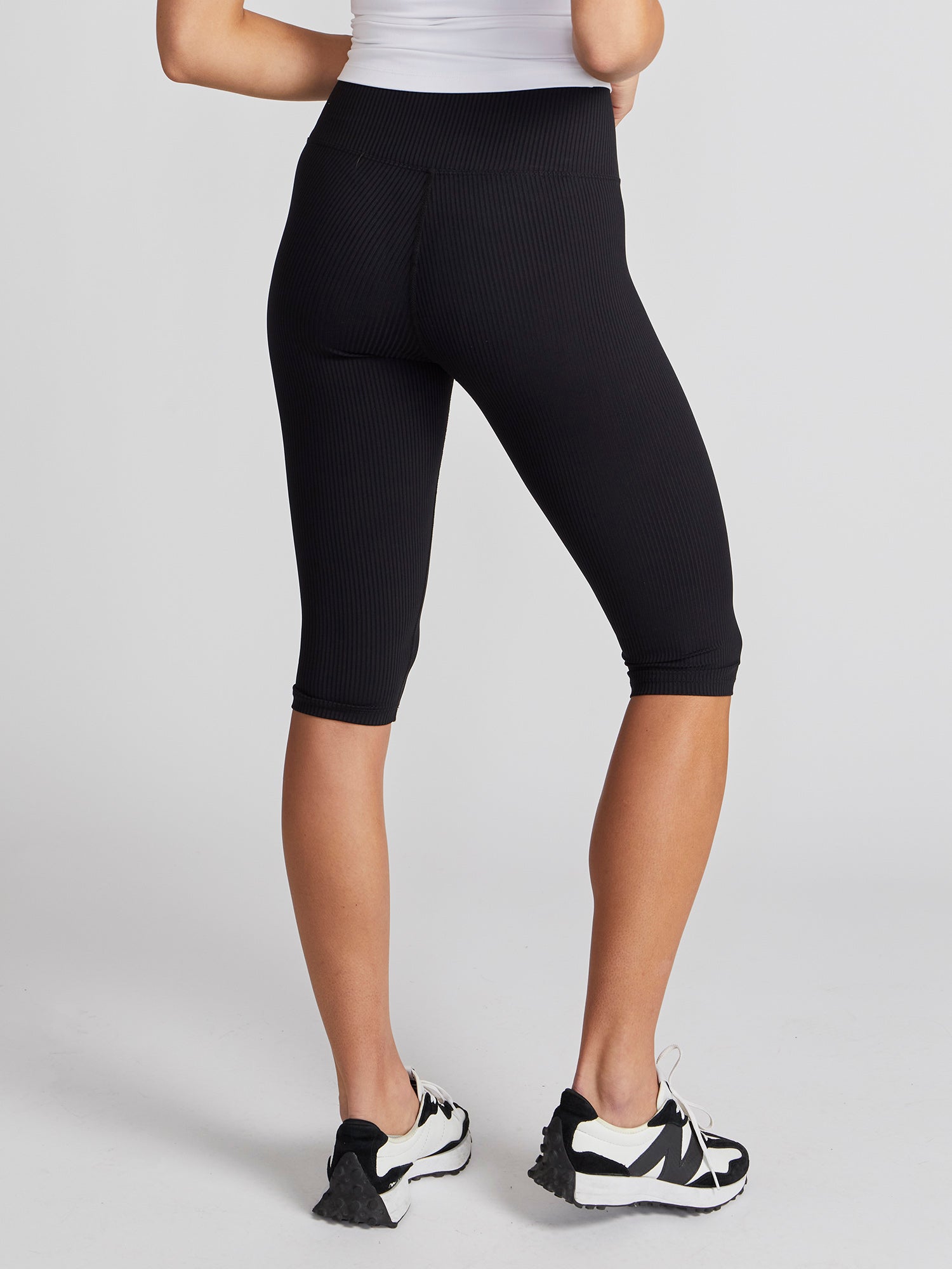 Women | Year of Ours | Ribbed Veronica Capri | Black