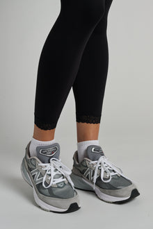 Spiritual Gangster | Lotus Lace Legging | Black
