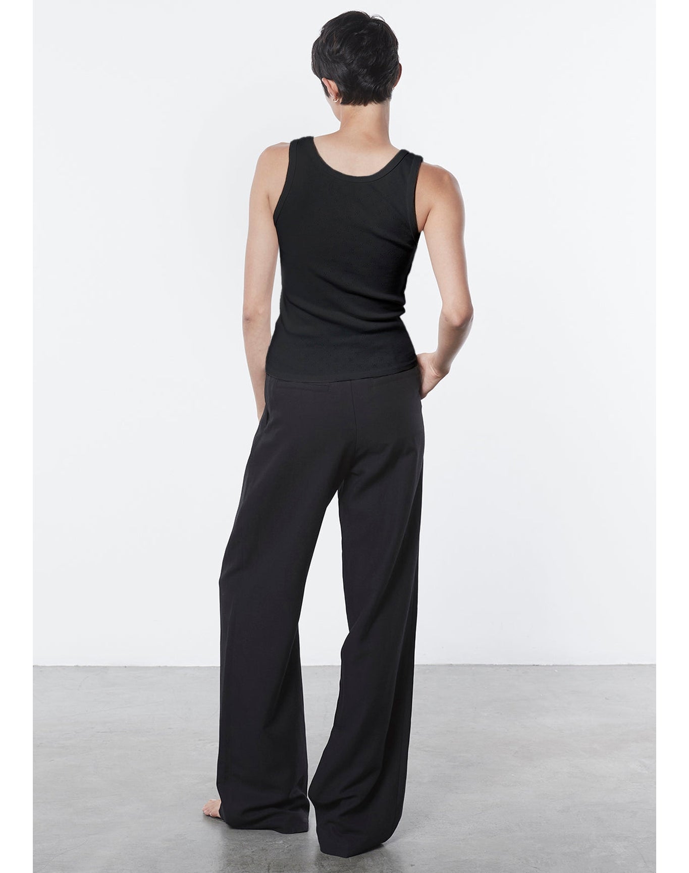 Scallop Edge Pointelle Tank | Black