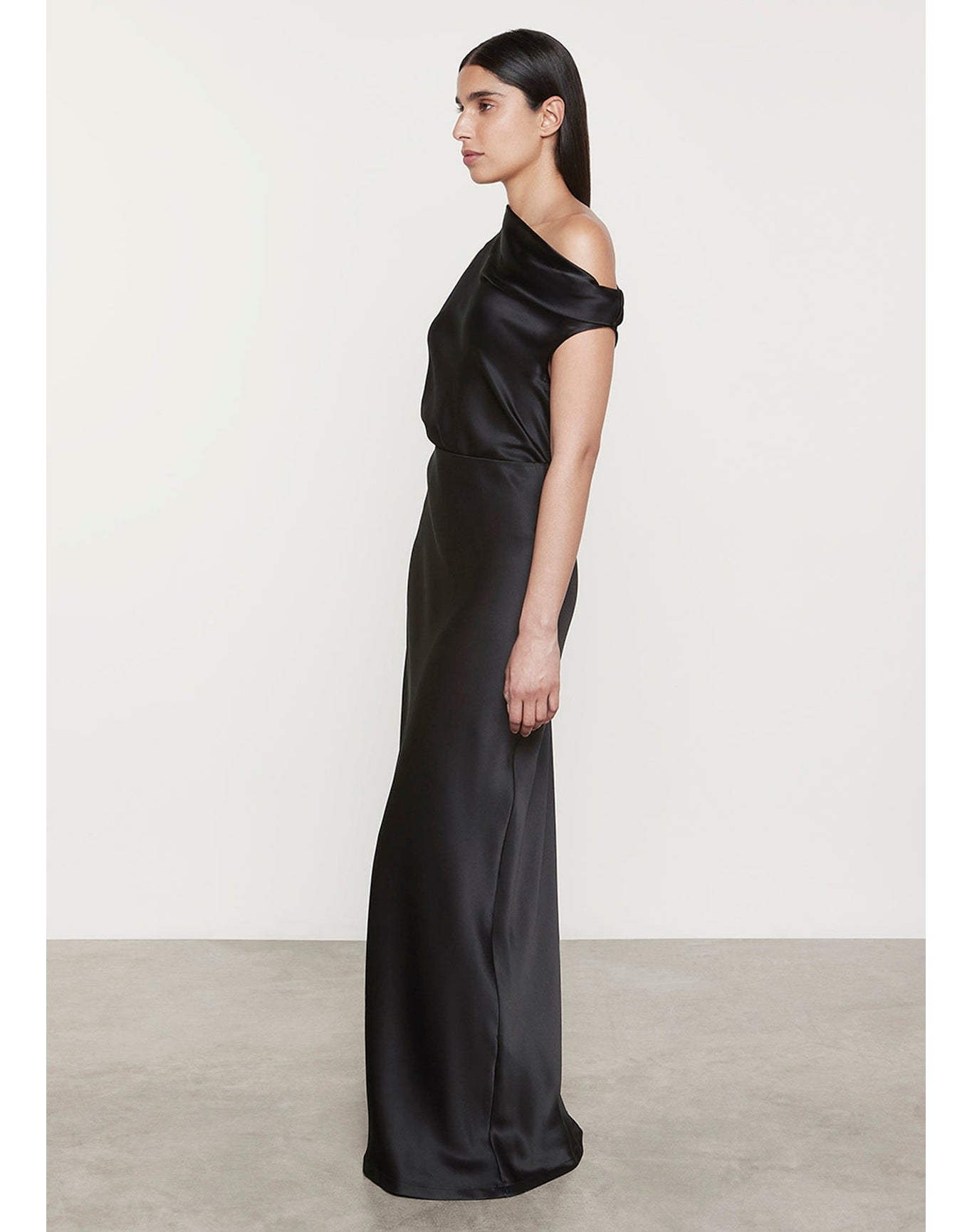 Silk Bias Off-Shoulder | Black