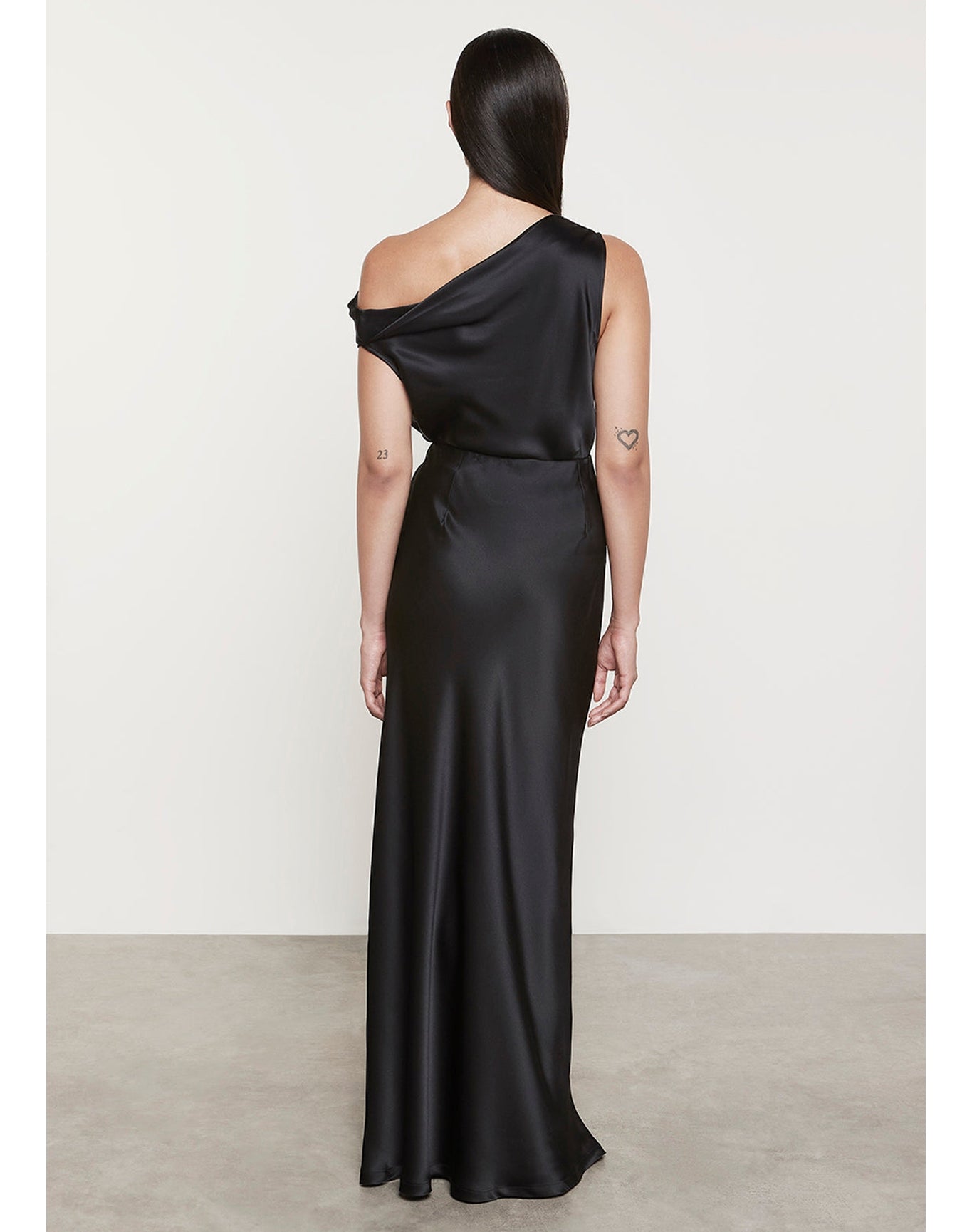 Silk Bias Off-Shoulder | Black