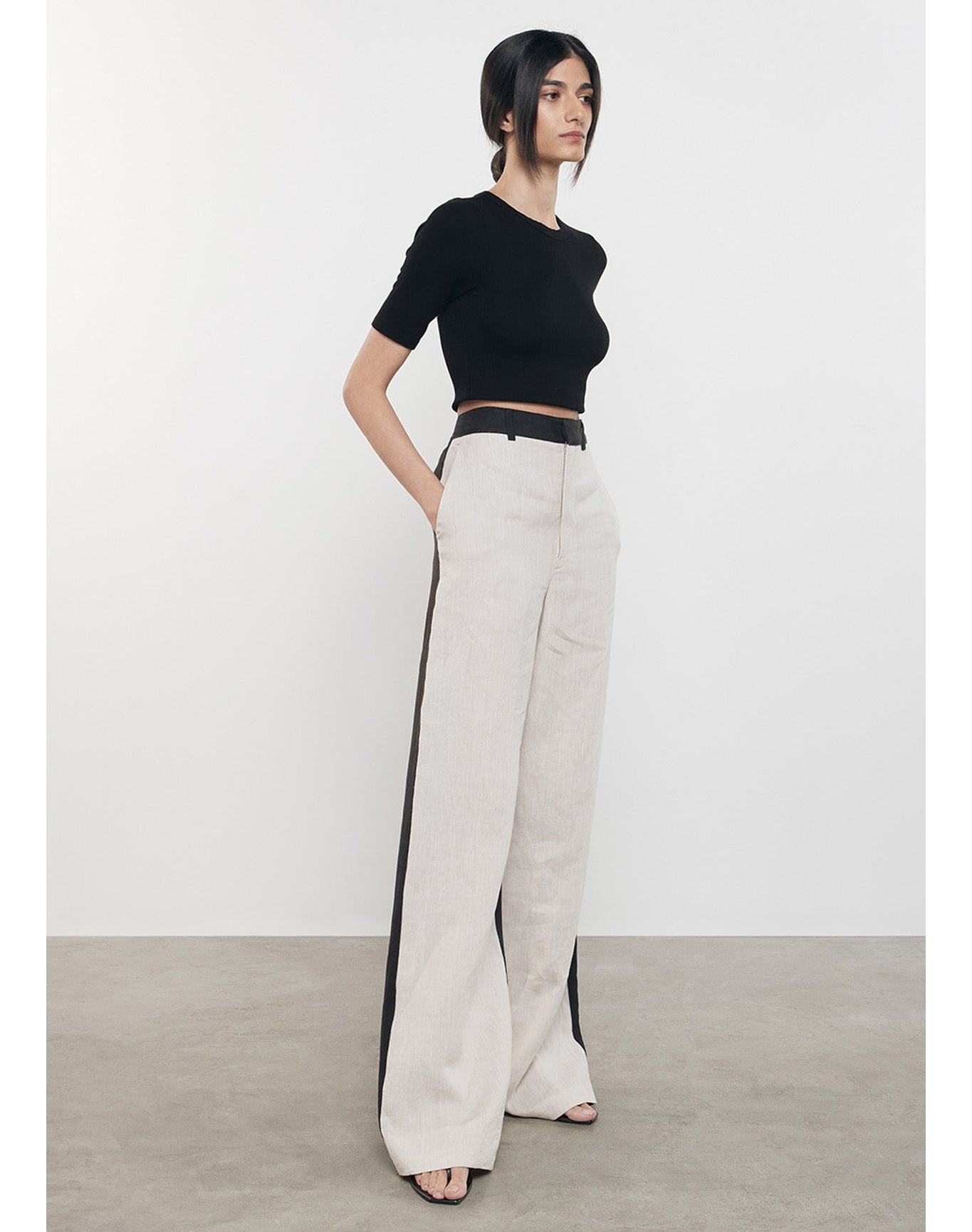 Silk Rib Cropped Half Sleeve Crew | Black