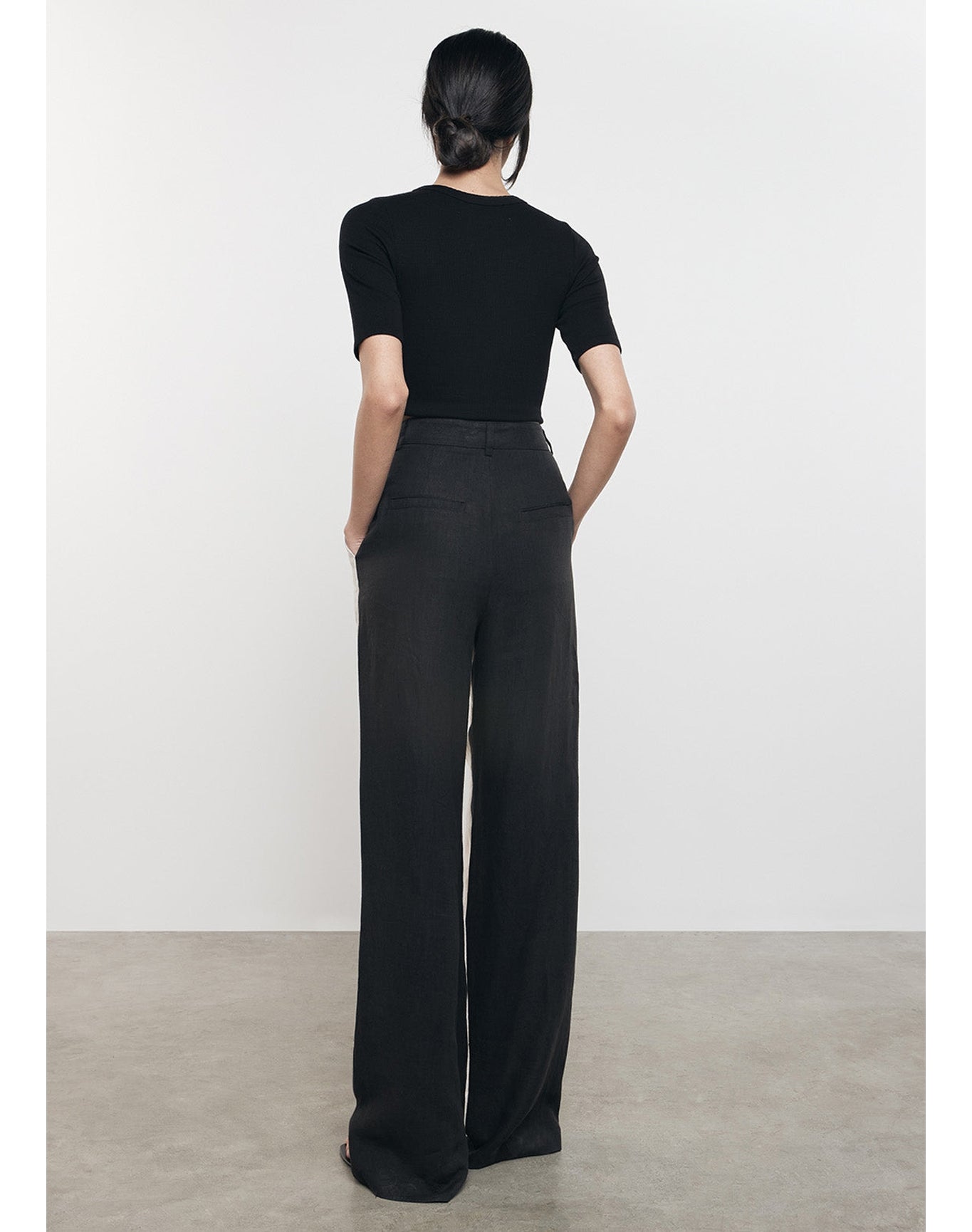 Silk Rib Cropped Half Sleeve Crew | Black