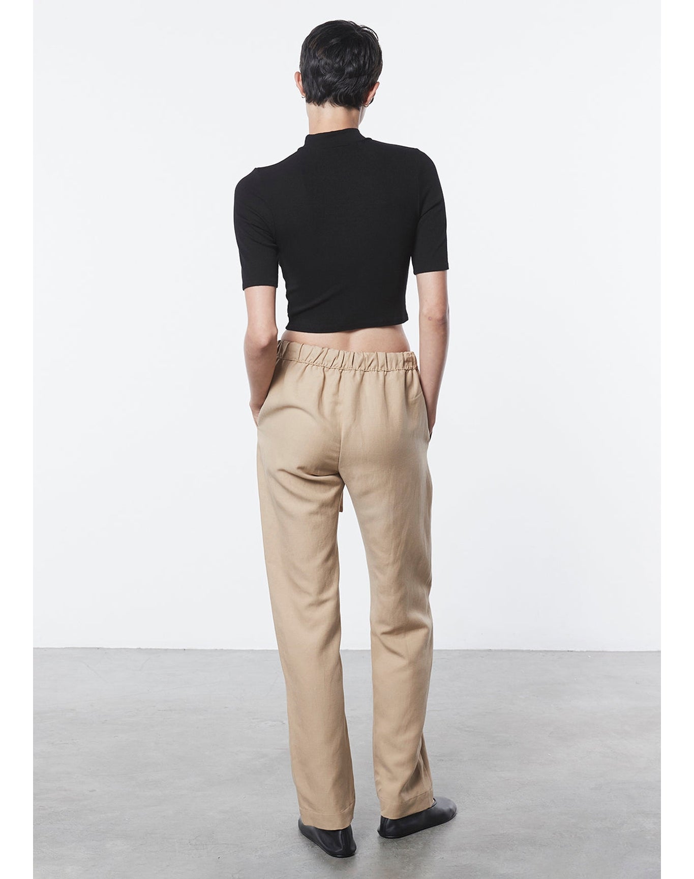 Silk Rib Cropped Half Sleeve Mockneck | Black