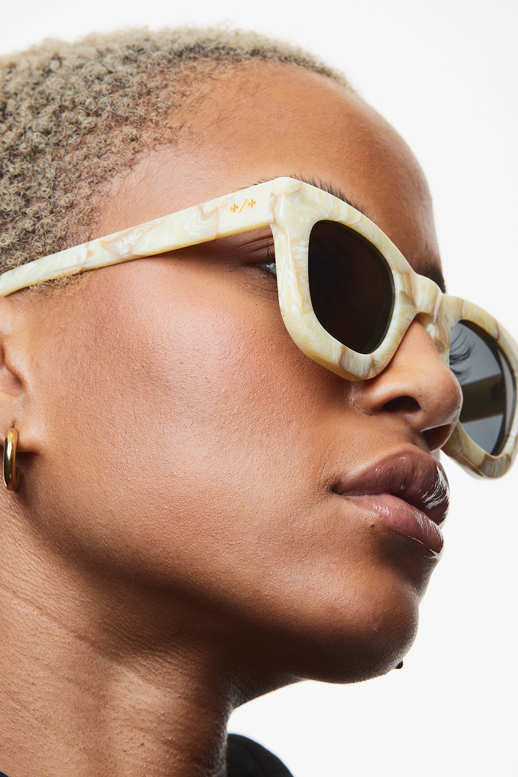 Roadcase | Carrara | Smoke Lenses