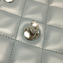 Chanel | Pre-Owned Jumbo Classic Lambskin Double Flap - I | Blue/Dark Blue