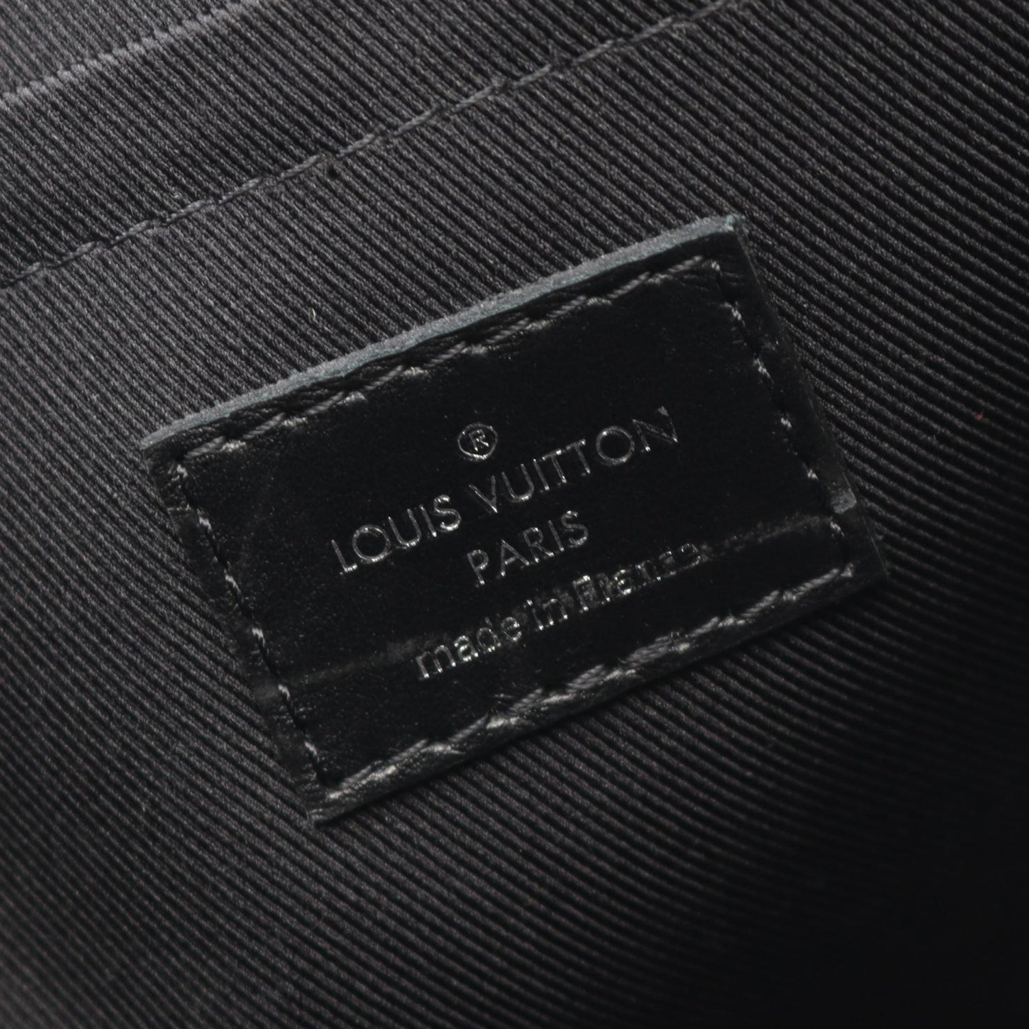 Louis Vuitton | Pre-Owned Monogram Eclipse Steamer Messenger | Black