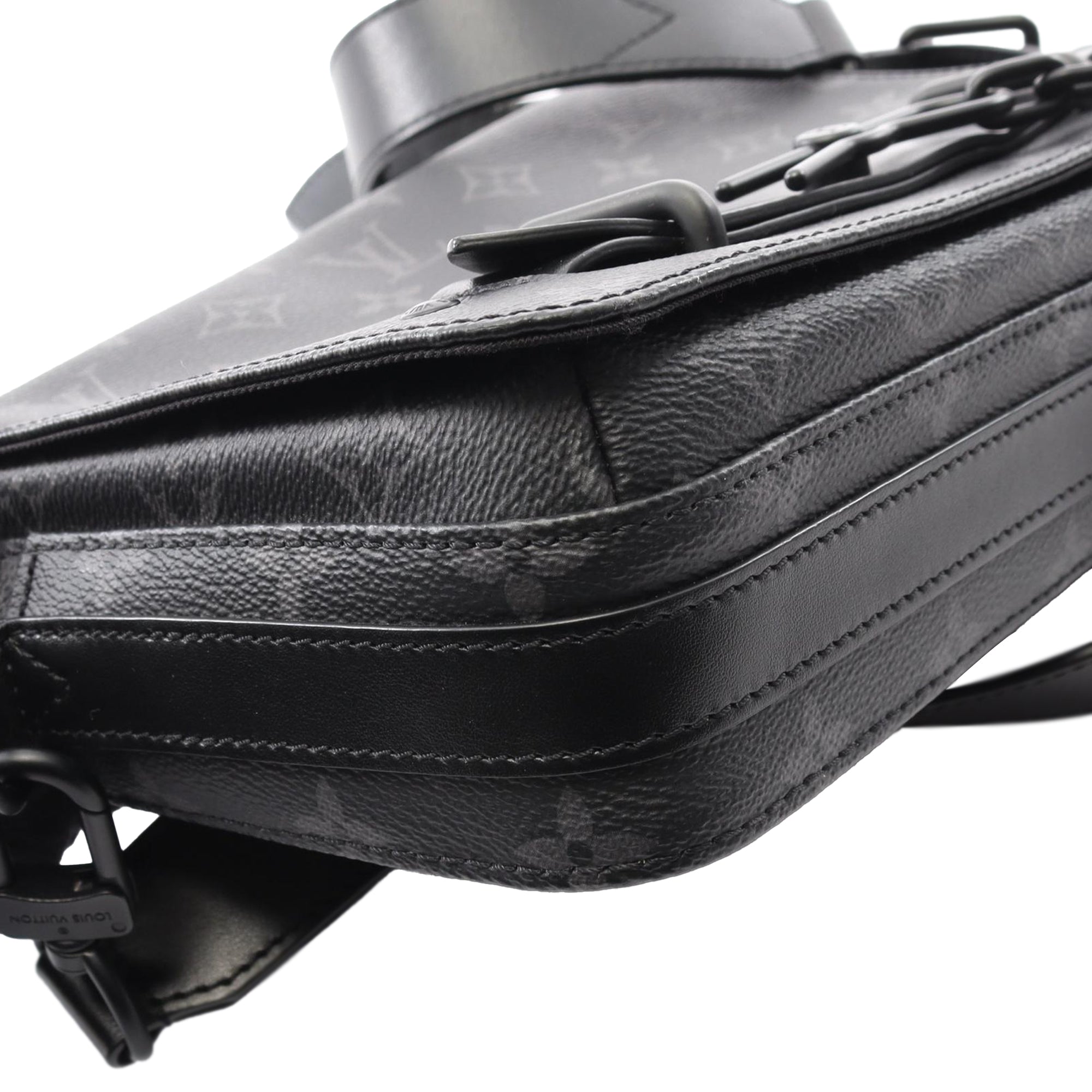 Louis Vuitton | Pre-Owned Monogram Eclipse Steamer Messenger | Black