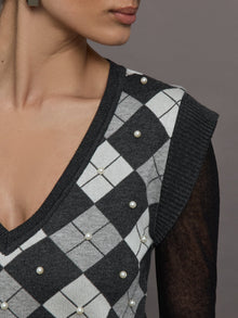 Nomia Plaid Pearly V-Neck Sweater | Grey/Silver
