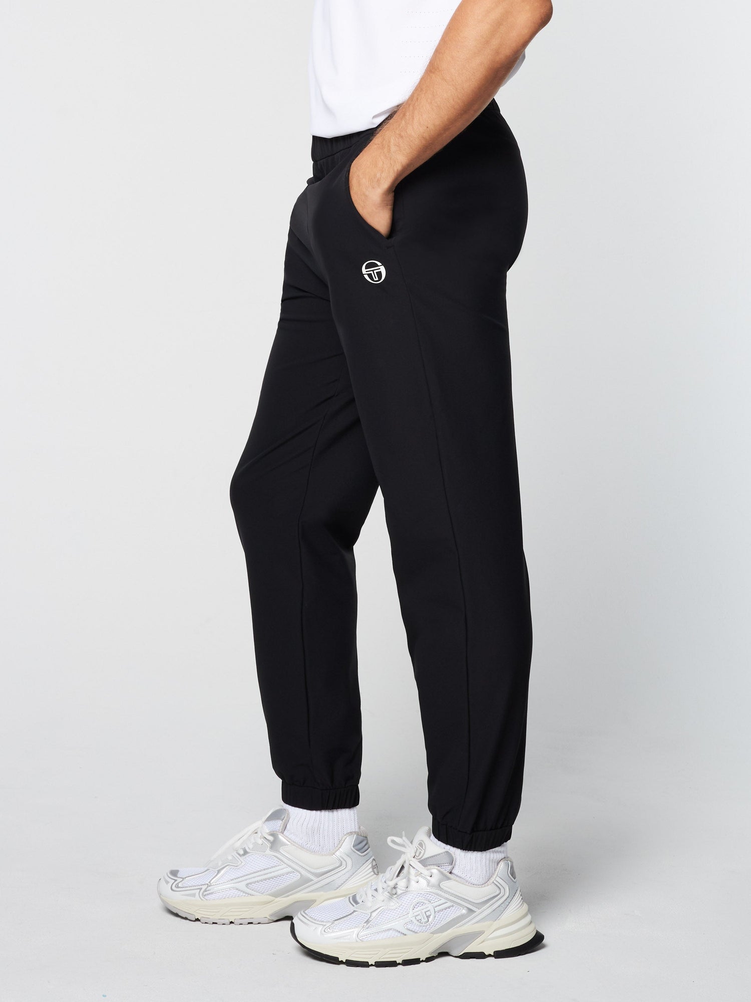 Men | Woven Cargo Jogger Pants | Black