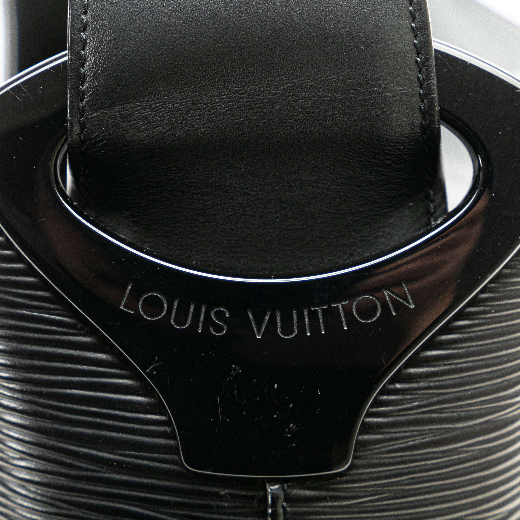 Louis Vuitton | Pre-Owned Epi Sac Verseau | Black