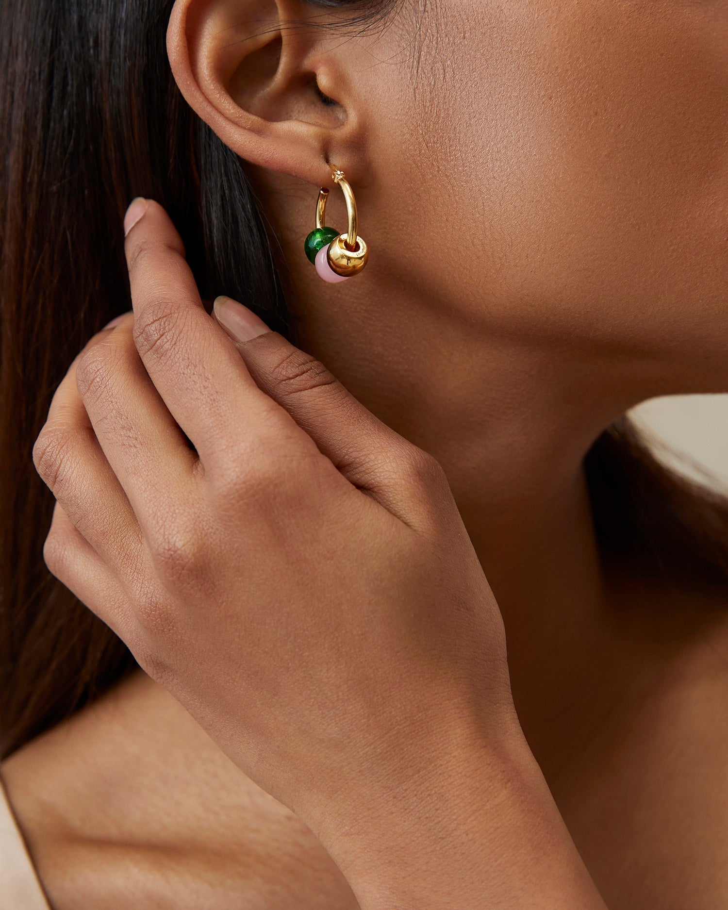 Color: Gold/Multi