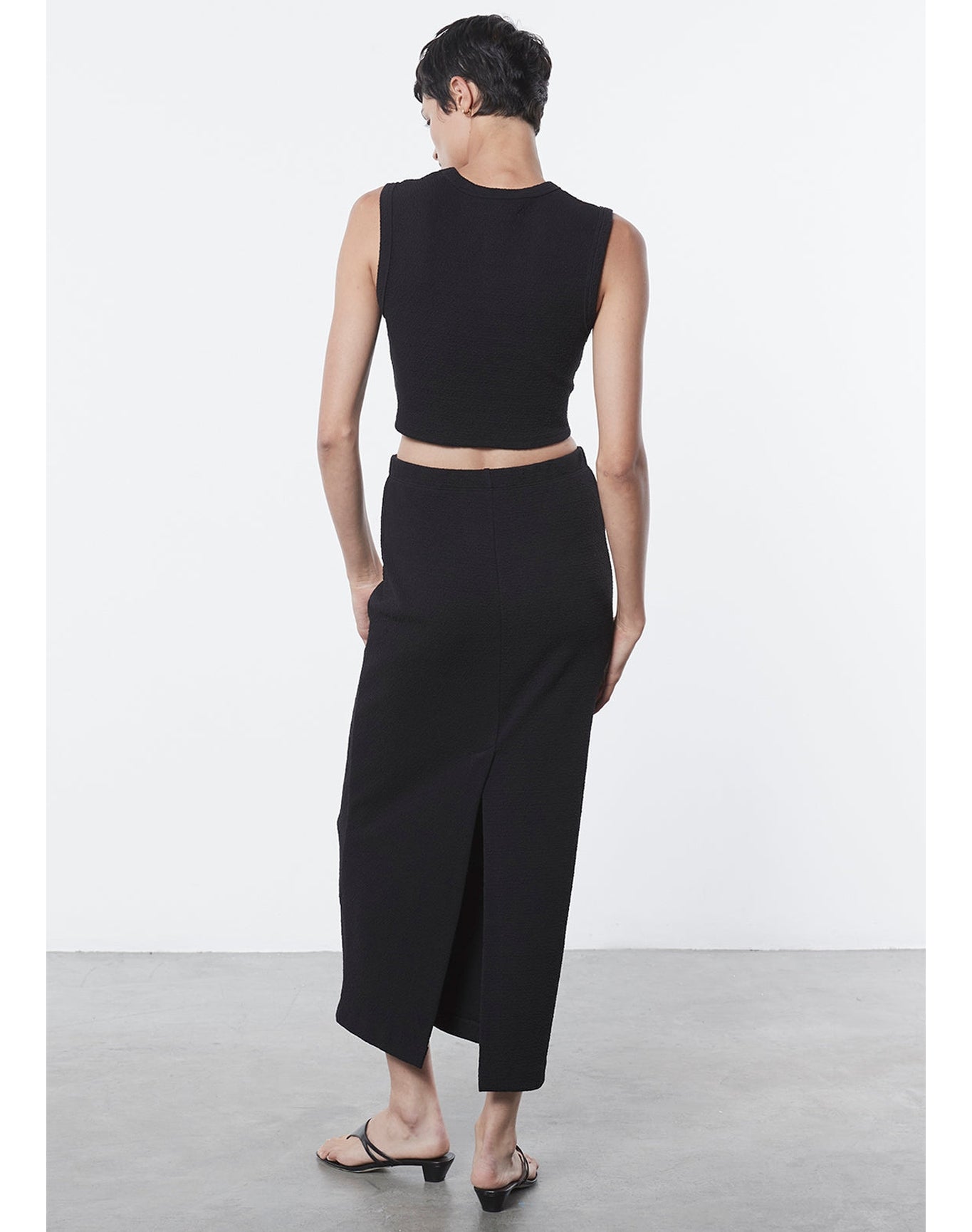 Textured Jacquard Cropped Tank | Black
