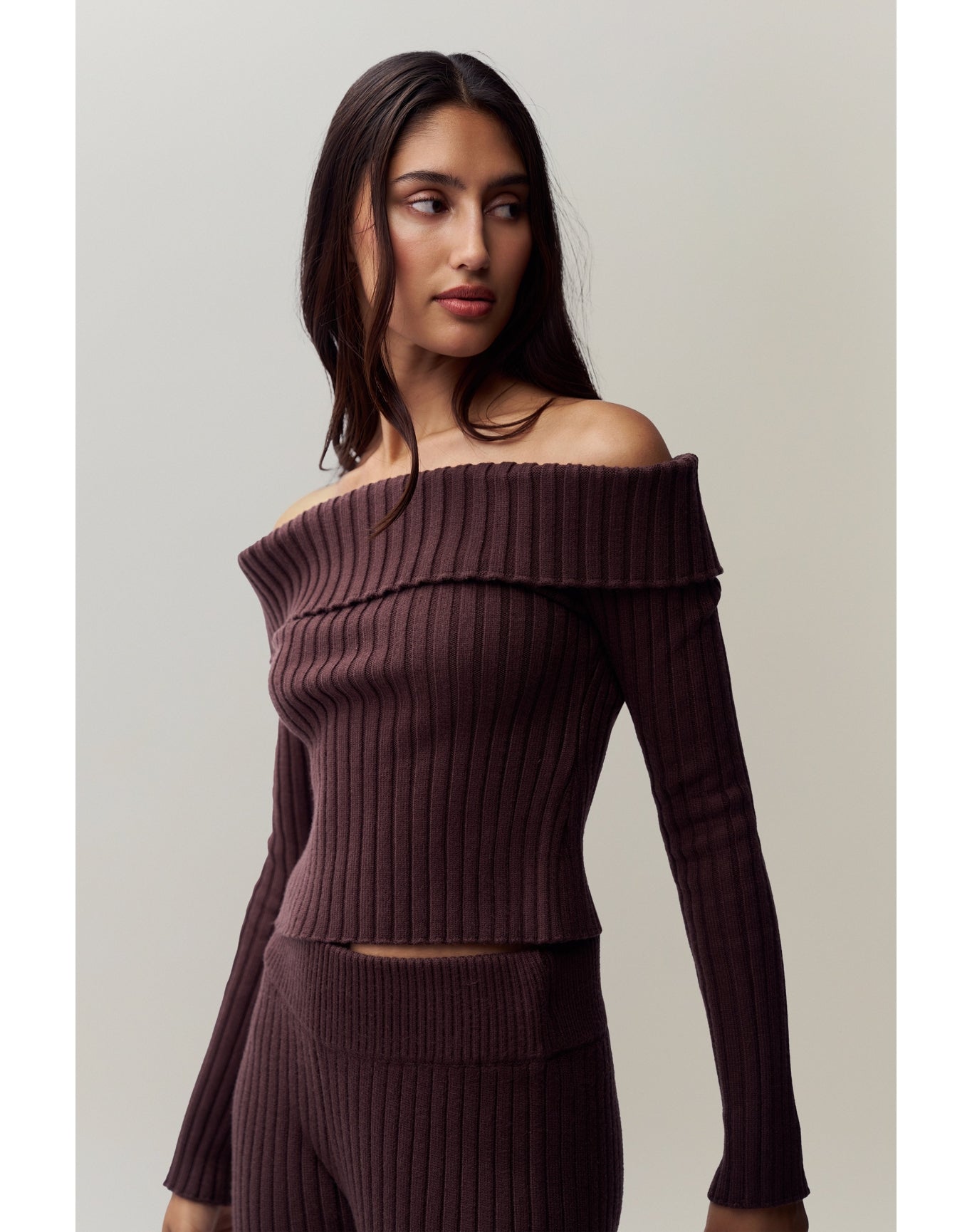 Thalia Off Shoulder Sweater | Chocolate