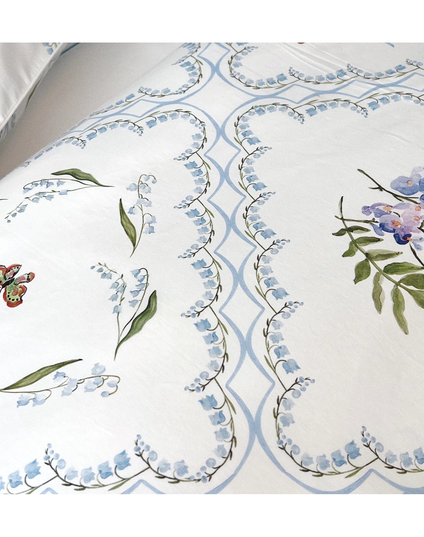 The Fitted Sheet | White Floral Patchwork