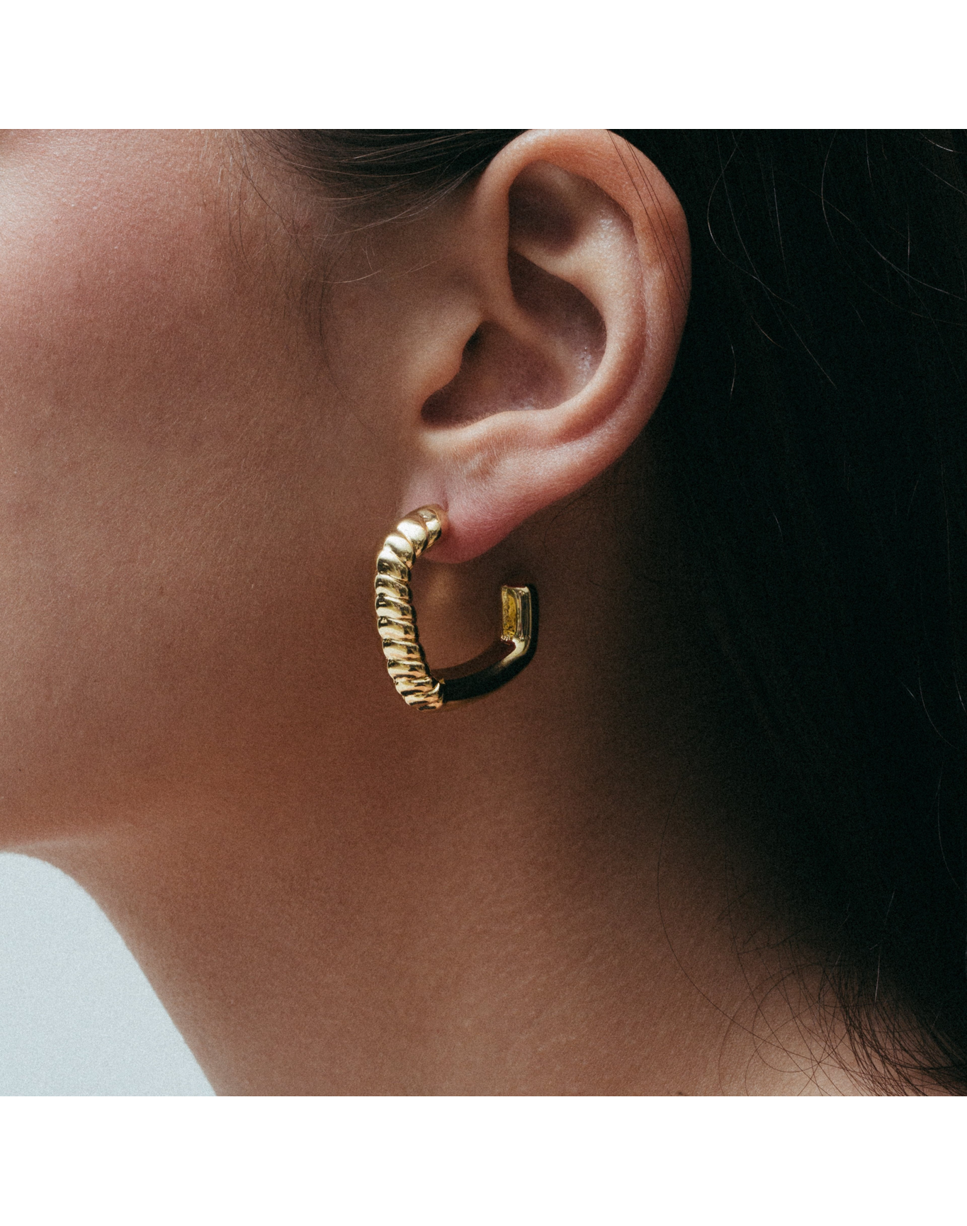 The Linear Luna Earrings | Gold Vermeil