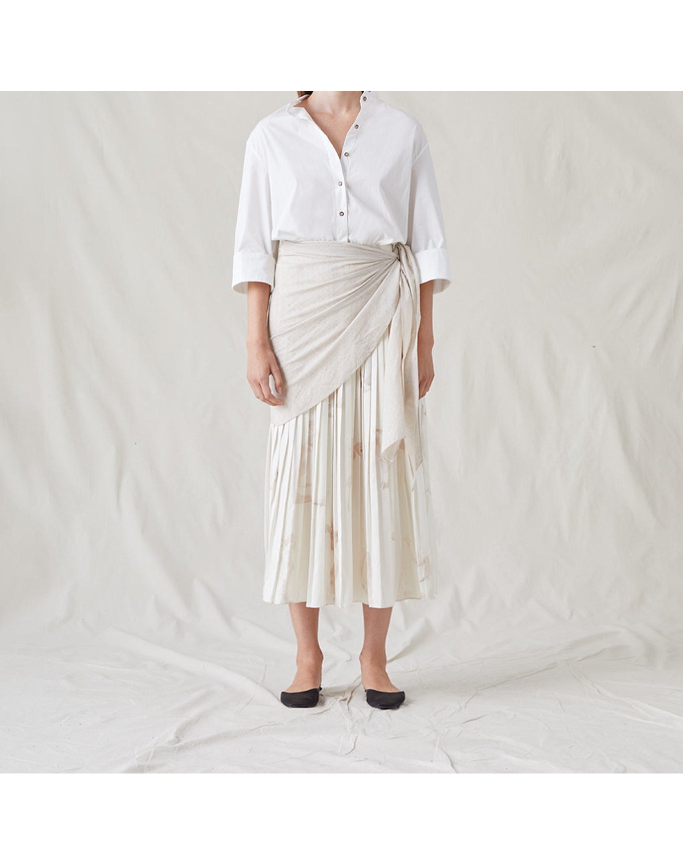 The Pleated Shirt Dress with Painted Figures | Cream / Sepia