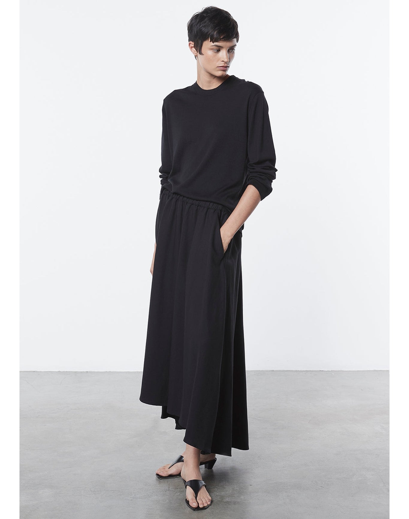 Twill Circle Skirt | Black