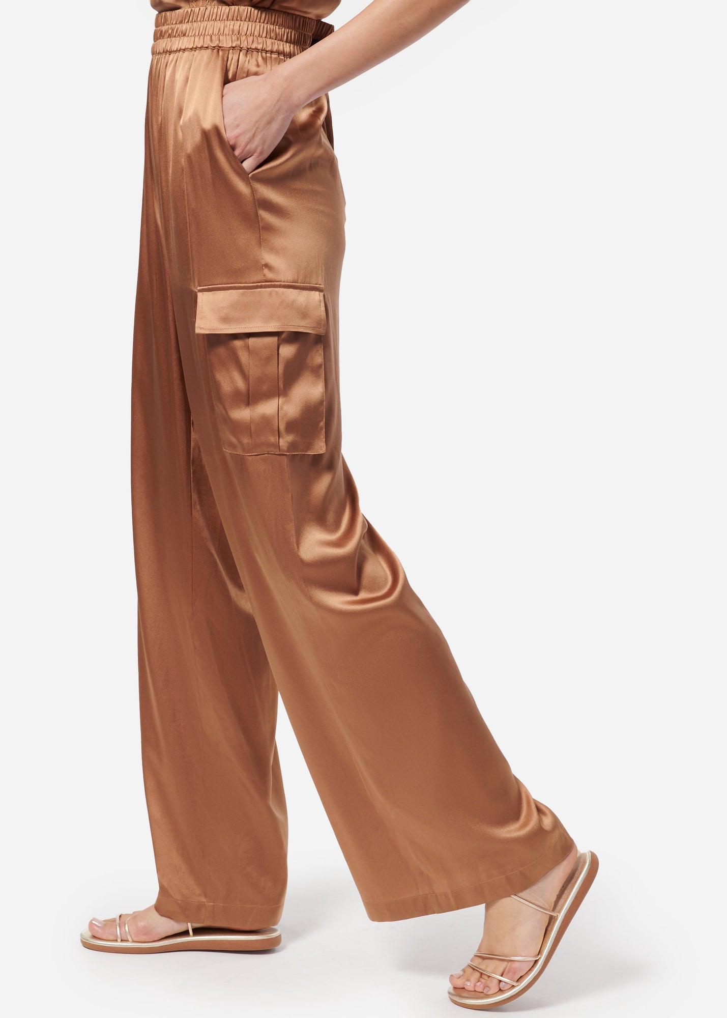 Nazanin Pant | Sandalwood