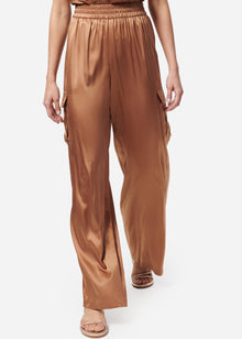 Nazanin Pant | Sandalwood