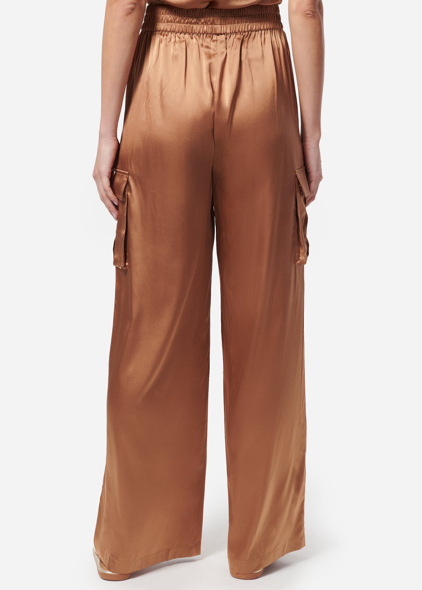 Nazanin Pant | Sandalwood