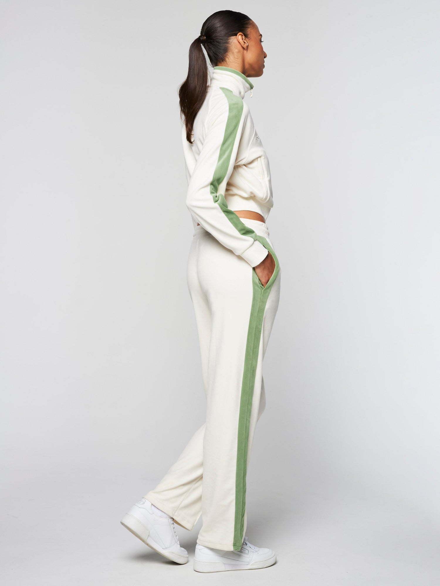 Women | Miss Carlotta Velour Track Pant | Gardenia