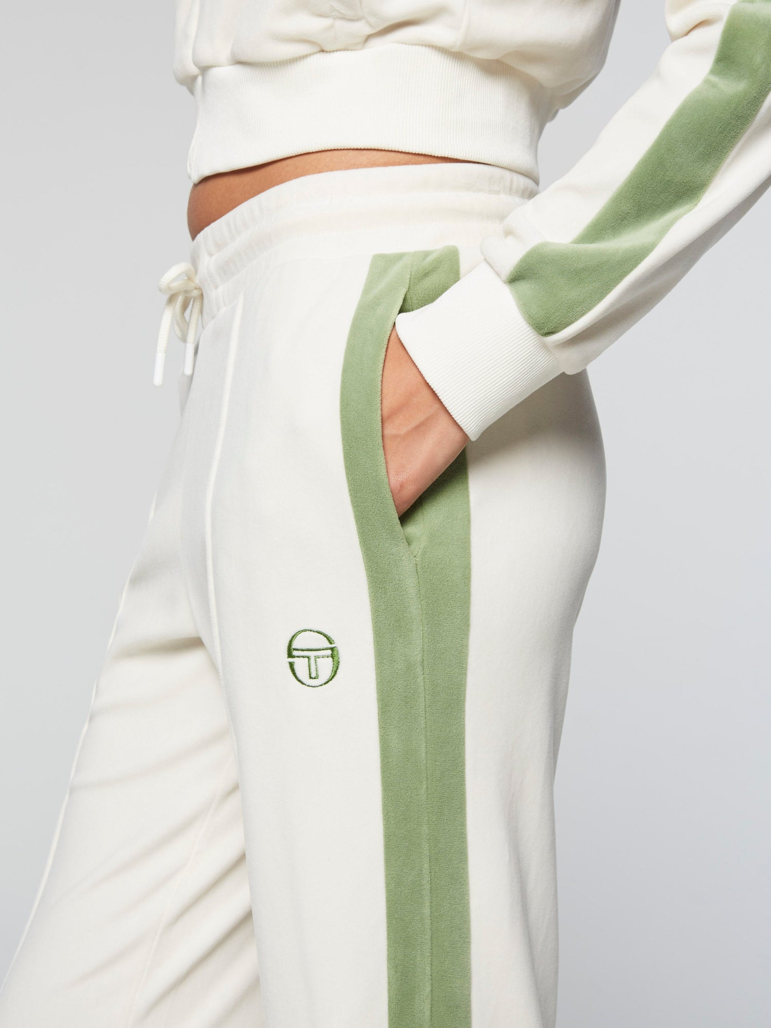 Women | Miss Carlotta Velour Track Pant | Gardenia